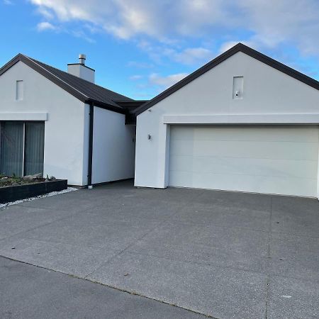 Stunning Park Side Holiday Home Christchurch Esterno foto