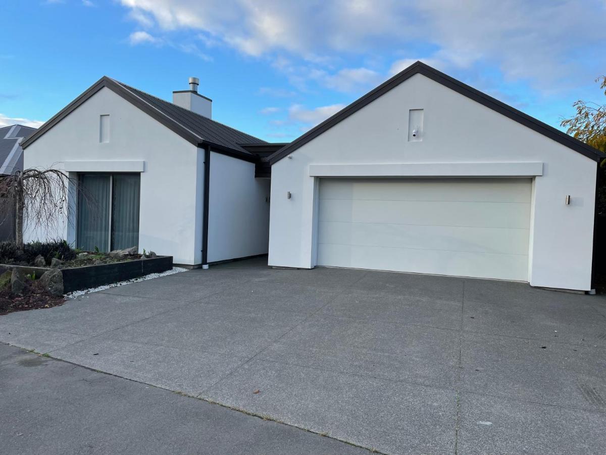 Stunning Park Side Holiday Home Christchurch Esterno foto